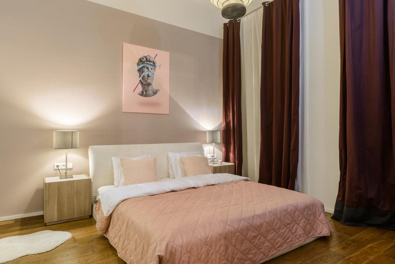 Spacious Near Wenceslas Square With Master Bed Prag